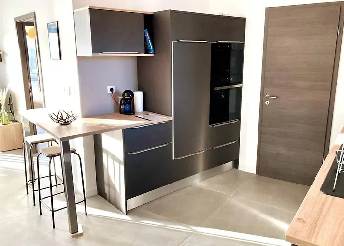 Appartement Magnifique - Luxe - Proche Du Port - 1 - Pour Des Paisibles *